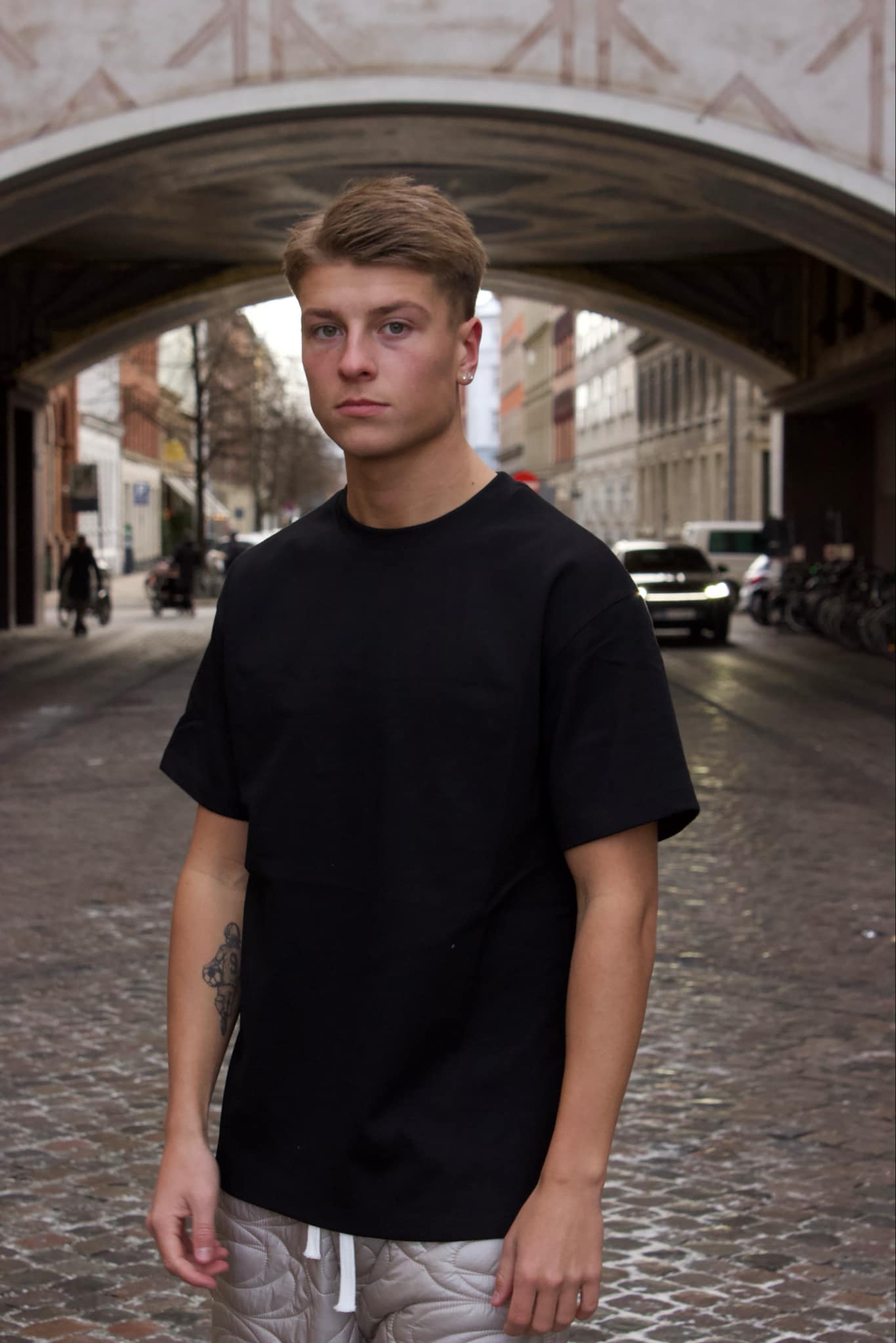 Heavyweight T-Shirt med Dark Red Logo