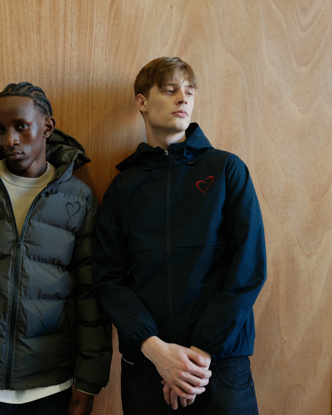 Windjacket med Rødt Logo Sort