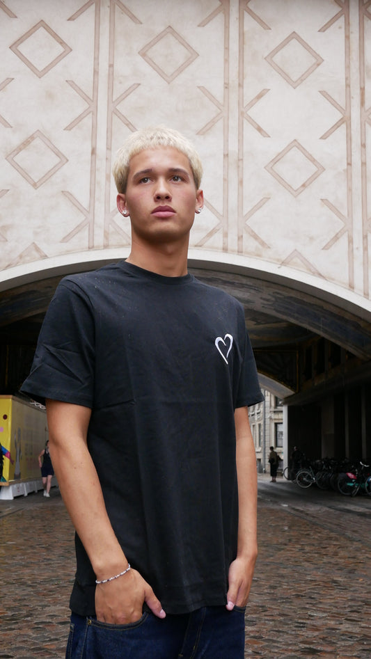 Signature T-Shirt with white heart - Black